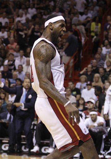 皇马高层聚焦伤病潮，矛头指向体能教练（皇马高层将伤病潮归咎于体能教练）