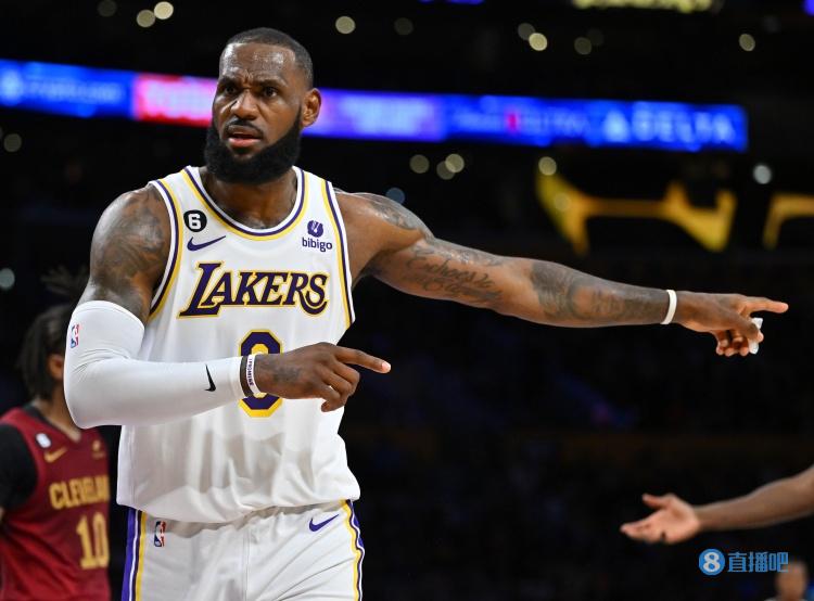 邓肯一阵：21世纪篮球传奇的坚实基石（邓肯与一阵：21世纪篮坛传奇的中流砥柱）