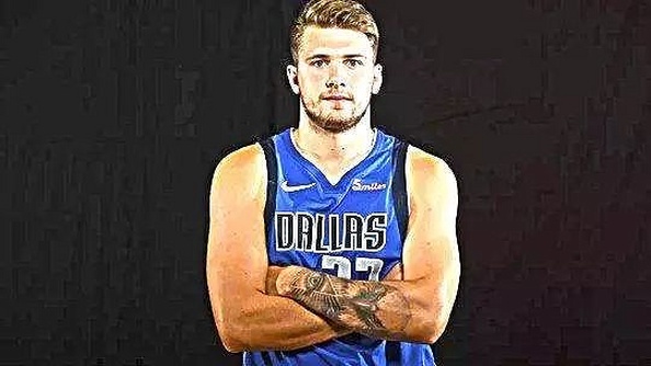 队报：朗斯将在冬窗签下莱比锡中场海达拉，转会费300万欧元（队报称朗斯将于冬窗以300万欧元引进莱比锡中场海达拉）