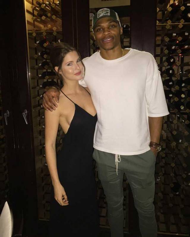 拉文空砍34分＆威少献三双，国王不敌爵士遭遇连败（拉文34分难救主，威少三双助爵士击败国王送其连败）