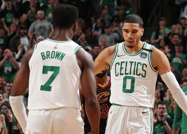 掘金约基奇豪取三双助球队连胜（约基奇砍下三双 率掘金延续连胜）