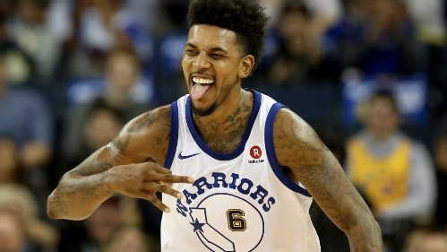 爱德华兹：喷垃圾话能让我进入状态 但你不能一边喷一边却20中5（爱德华兹：垃圾话能帮我找感觉，但别一边开喷一边投成20投仅5中）