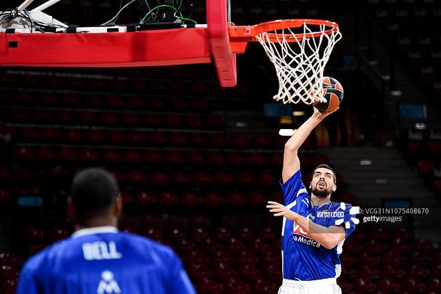 杜兰特半场20分，谢泼德高效，火箭半场57-57独行侠（杜兰特半场砍下20分，谢泼德高效发挥，火箭与独行侠半场57平）