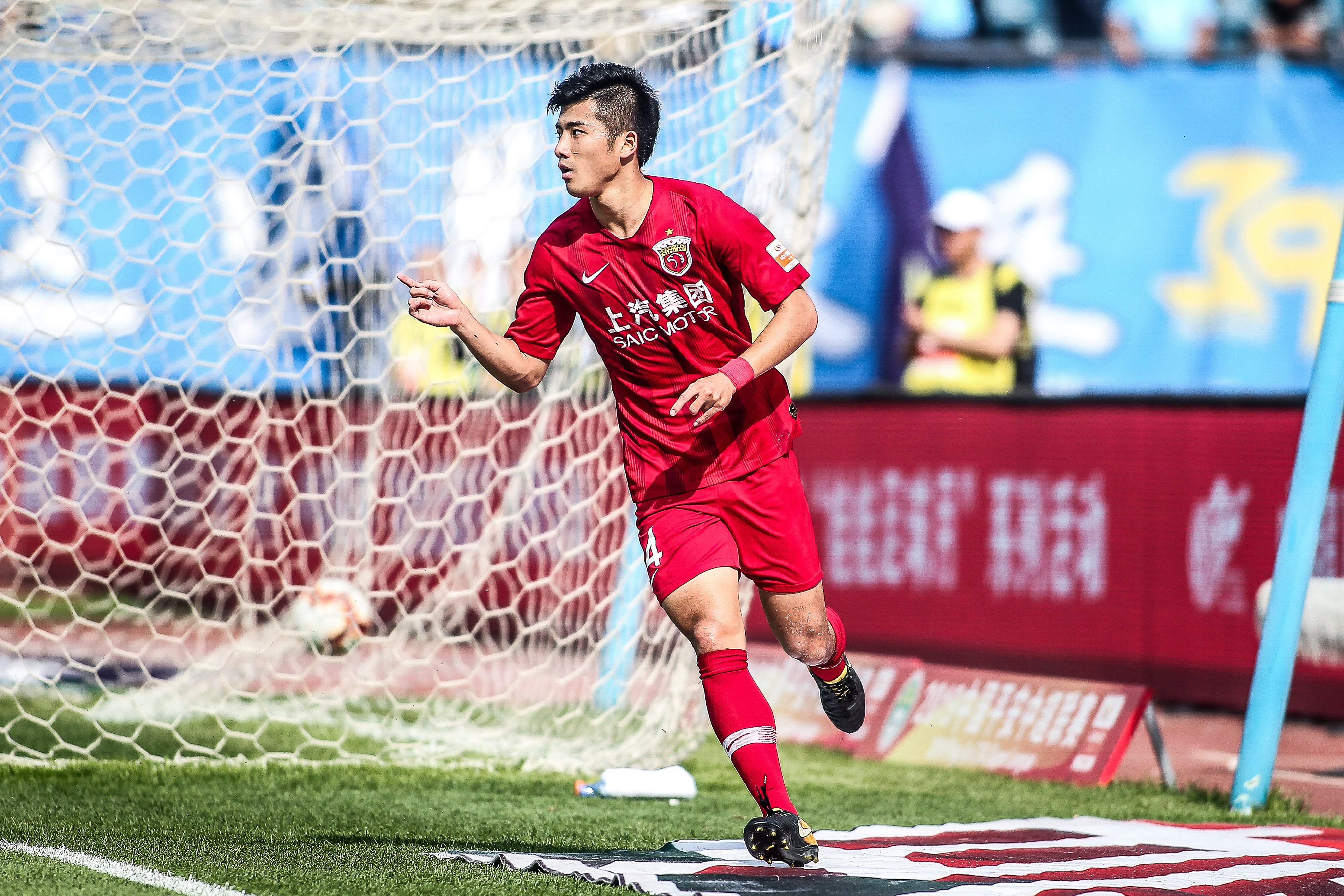 德泽尔比：为什么马赛不能赢得欧冠冠军呢？（德泽尔比：马赛为何不能问鼎欧冠？）