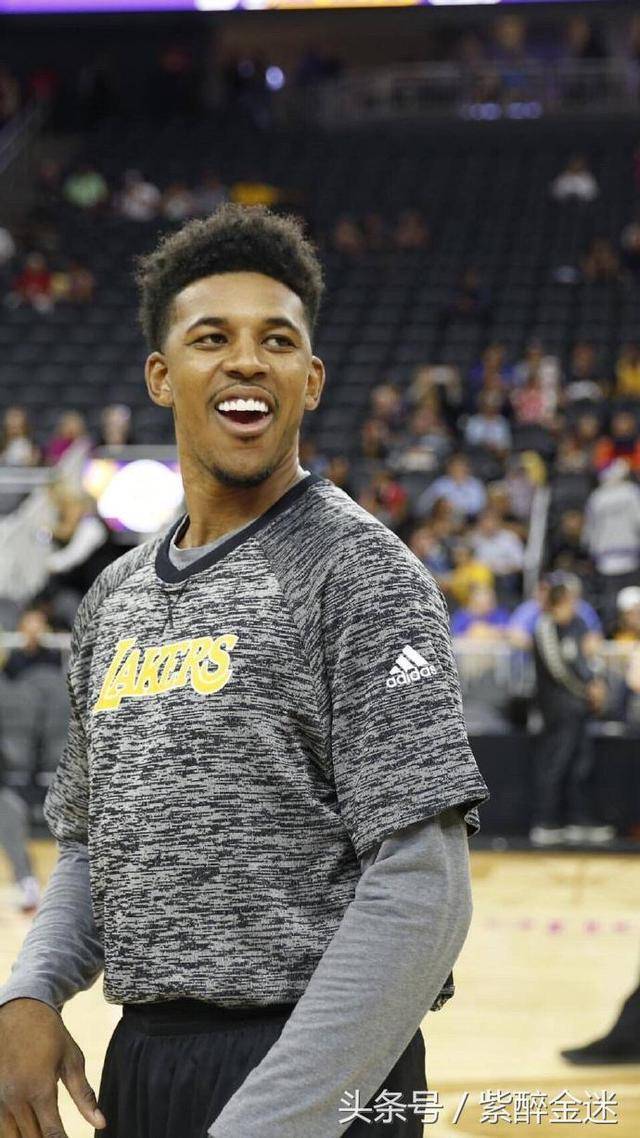 欧冠巅峰对决成主帅保卫战 皇马主场翻身可博胜（欧冠焦点战成帅位保卫战 皇马主场反弹有望胜出）