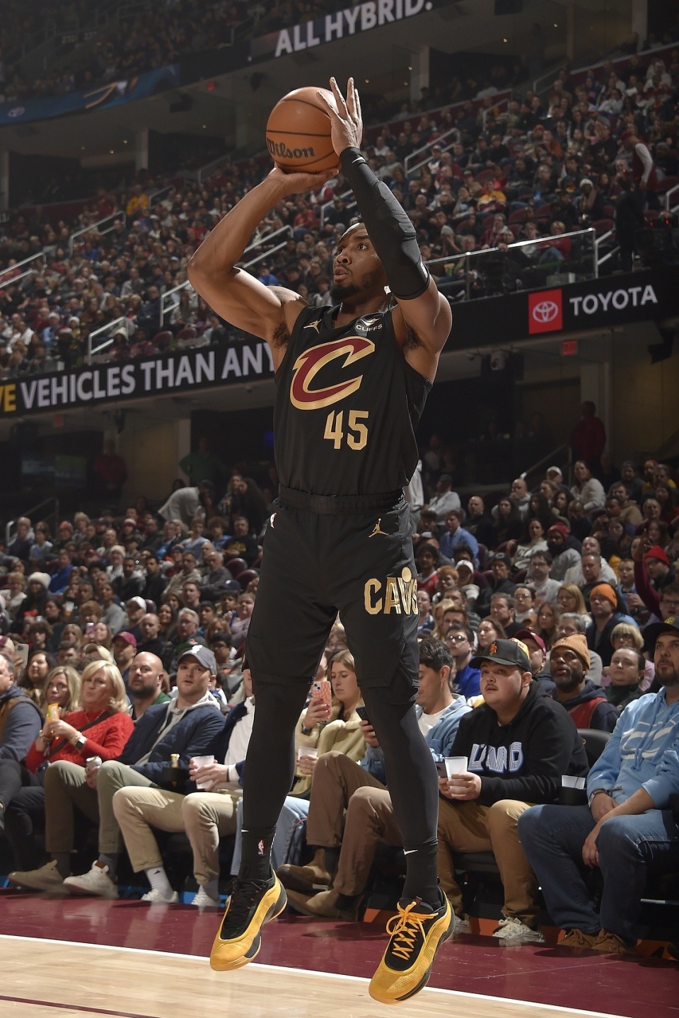 快船全场28次失误，雷霆利用失误得分38分，快船输21分（快船全场送出28次失误，雷霆借机拿下38分，快船以21分之差告负）