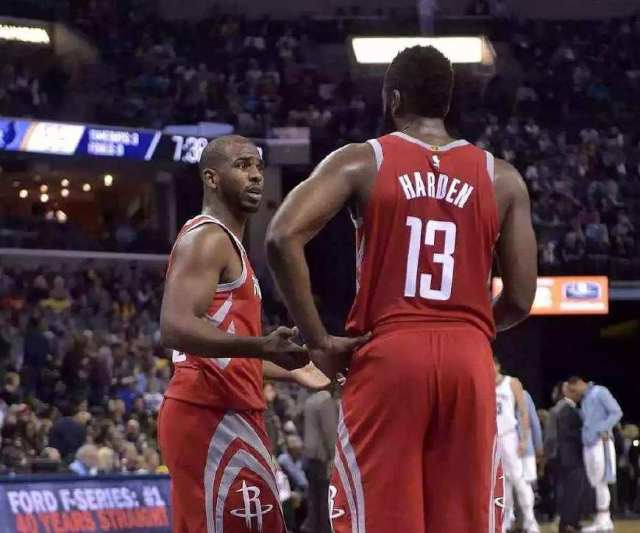 半场战报：巴西2-0塞内加尔，埃斯特旺、卡塞米罗建功（上半场：巴西2比0领先塞内加尔，埃斯特旺与卡塞米罗破门）