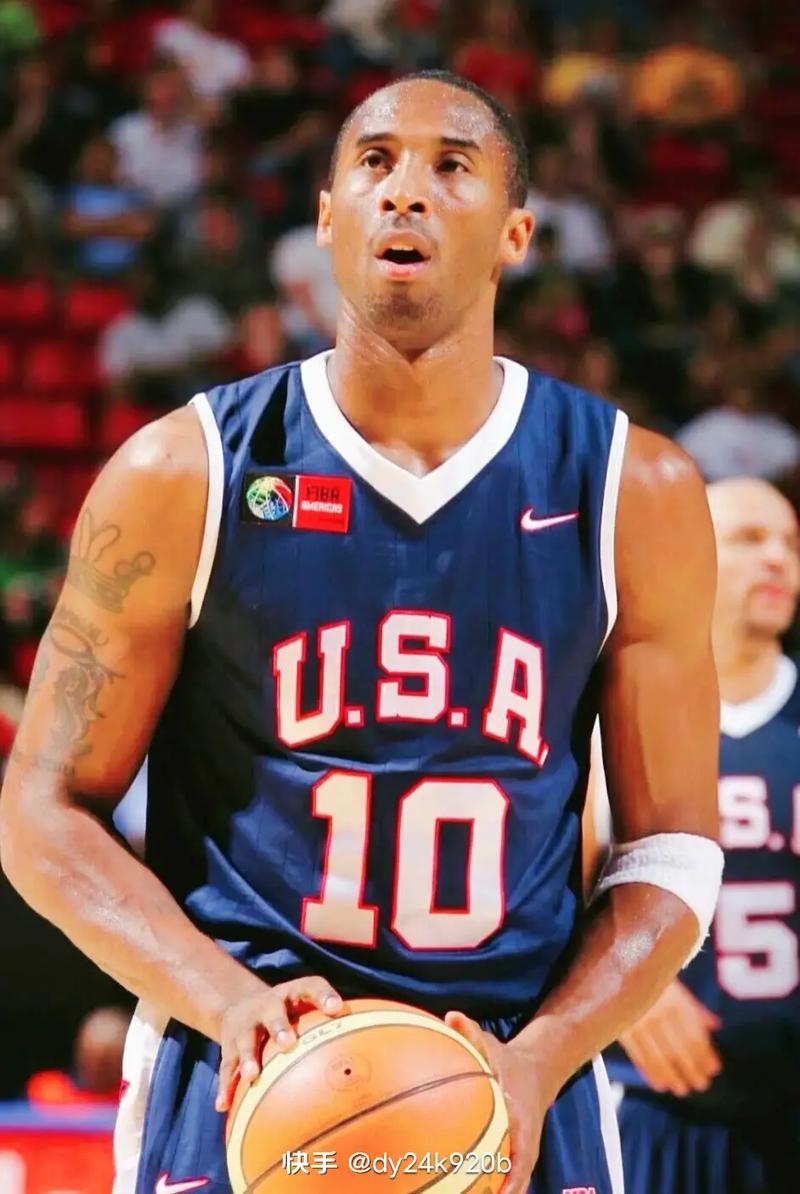 齐达内空降上海！回应 “齐玄宗” 标签，揭秘欧冠三连真相（齐达内现身上海，回应“齐玄宗”外号，解码欧冠三连背后的故事）