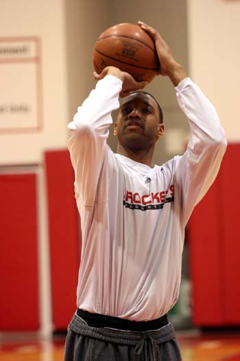 翻新太贵，维罗纳市长托马西提出把维罗纳现主场直接拆除再重建（因翻新成本过高，维罗纳市长托马西建议拆除现有主场并重建）