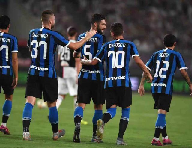 记者：19岁皇马小将巴尔德佩尼亚斯有望首发出战阿拉维斯（记者称19岁皇马新星巴尔德佩尼亚斯或将首发对阵阿拉维斯）