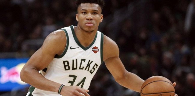 国乒击败法国队，王曼昱战胜帕瓦德，孙颖莎和王楚钦混双取胜（中国乒乓球队力克法国，王曼昱挑落帕瓦德，孙颖莎／王楚钦混双告捷）