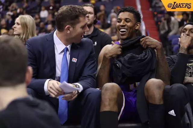 意甲对阵第30支球队球门，劳塔罗当选国米4-0科莫全场最佳（国米4-0科莫，劳塔罗当选全场最佳，完成对意甲第30队破门）