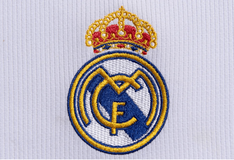 骑士半场4人得分上双，莫布利复出表现高效，骑士2分落后（莫布利复出状态火热，骑士半场四人得分上双仍以2分落后）