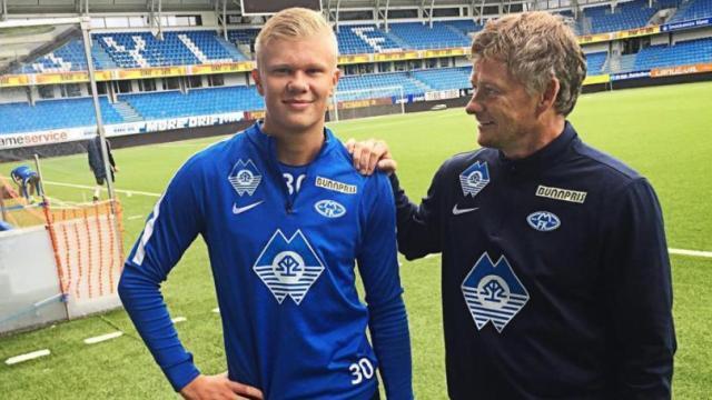 国足12年12大时刻：长沙保卫战、奇迹逃生、全村希望在列（回望国足12年12个高光时刻：长沙保卫战、奇迹逃生与全村希望皆上榜）