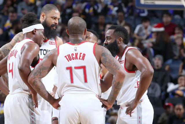 赵睿：目前在70-80%的状态&治疗完腿上淤血很明显 还是边打边恢复（赵睿：状态约七到八成，腿部治疗后淤血明显，仍边打边恢复）