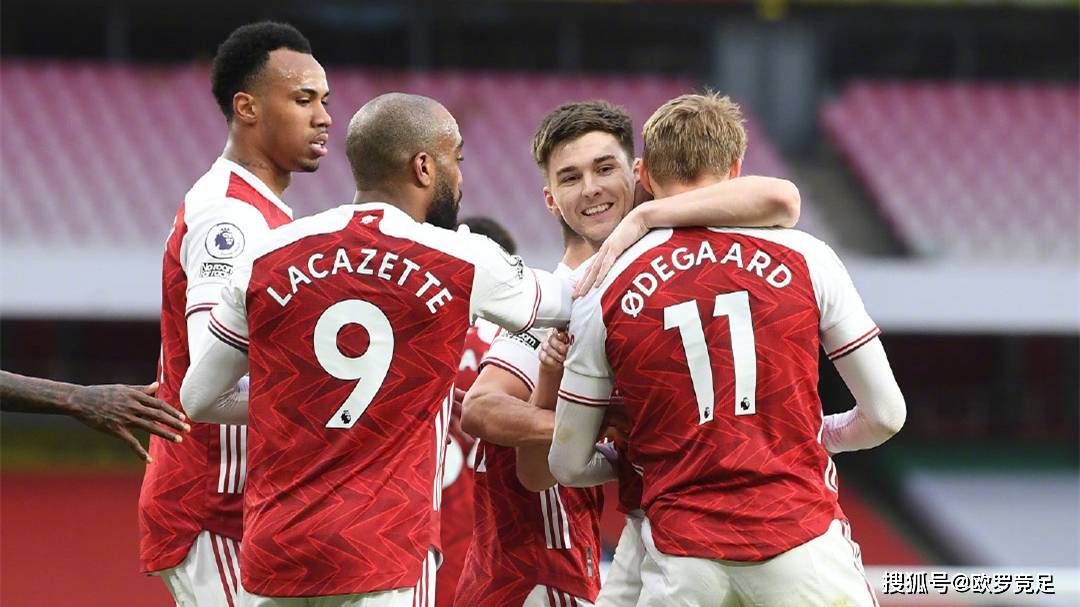 被与梅西比较？伦纳特-卡尔：我不能和他相比，他是我的偶像（伦纳特-卡尔回应与梅西比较：不敢相提并论，他是我的偶像）