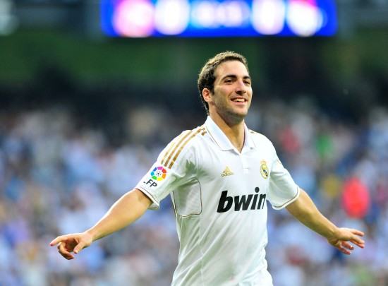 TA：加拉格尔在马德里过得很开心，俱乐部对他的工作态度满意（TA：加拉格尔在马德里过得愉快，俱乐部对其职业态度表示认可）