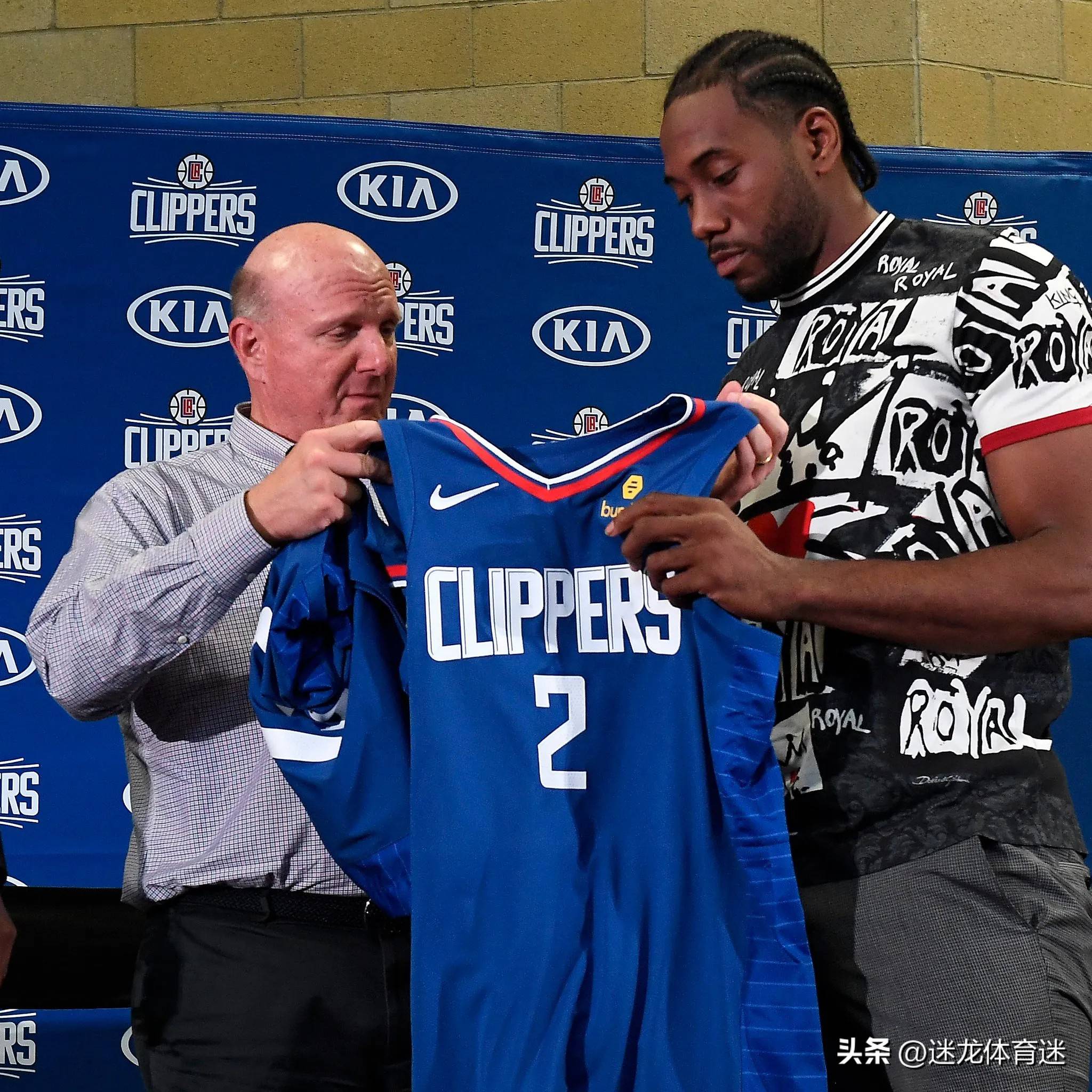 表情严肃！杨鸣回应遭江苏大逆转：球员没能站出来，大家畏手畏脚（面色凝重！杨鸣谈江苏逆转：关键时刻无人挺身，队员普遍拘谨）